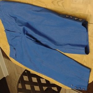 Larry Levine Woman blue capris size 22W